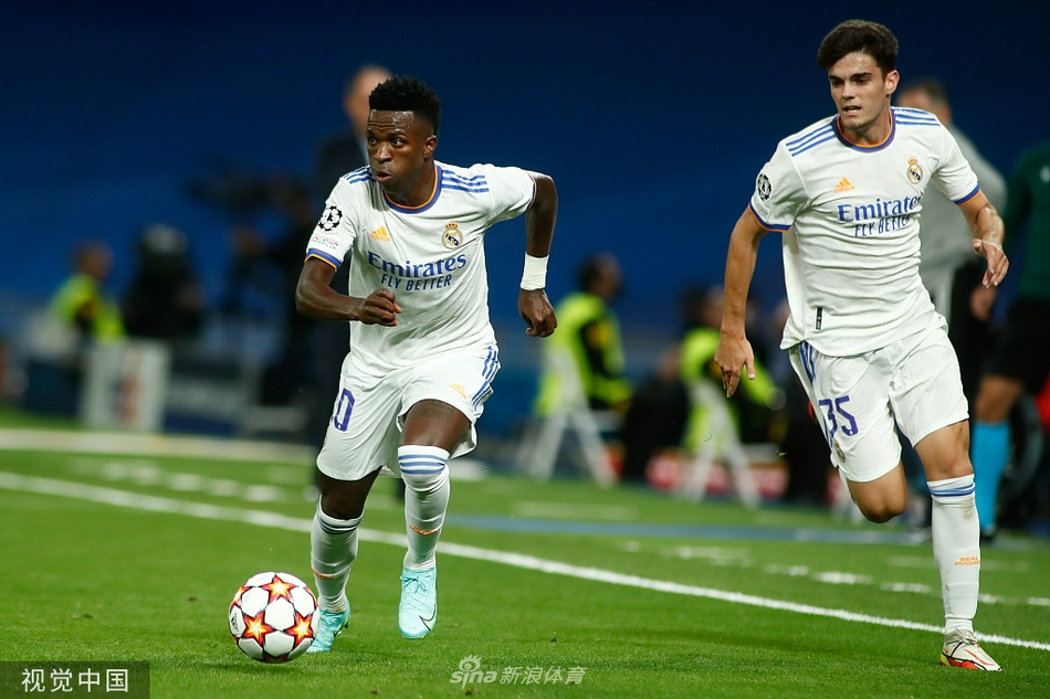 [欧冠]皇马1-2谢里夫 本泽马破门