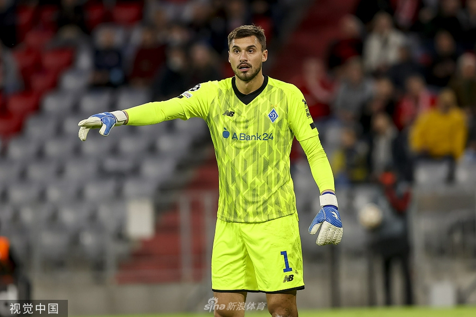 [欧冠]拜仁5-0基辅迪纳摩 莱万两球