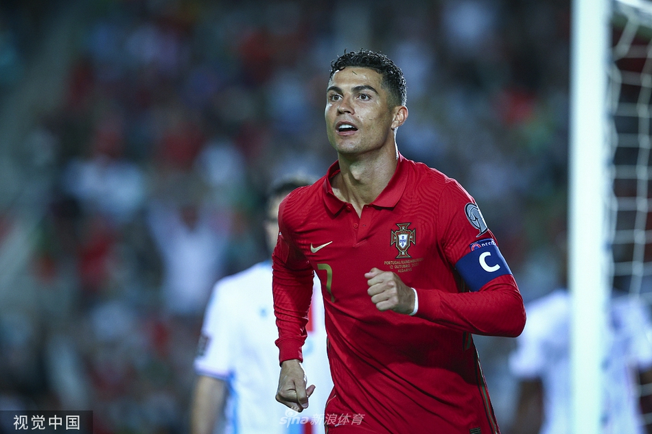 [世预赛]葡萄牙5-0卢森堡 C罗帽子戏法
