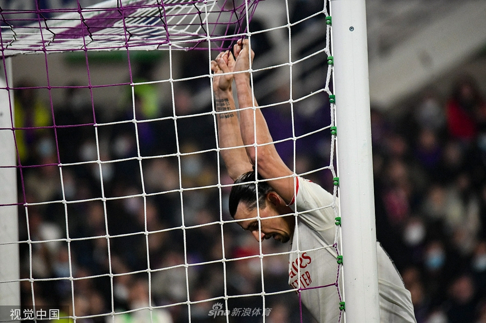 [意甲]佛罗伦萨4-3AC米兰 伊布两球