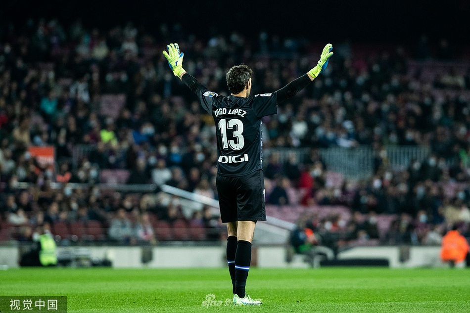 [西甲]巴萨1-0西班牙人 德佩破门