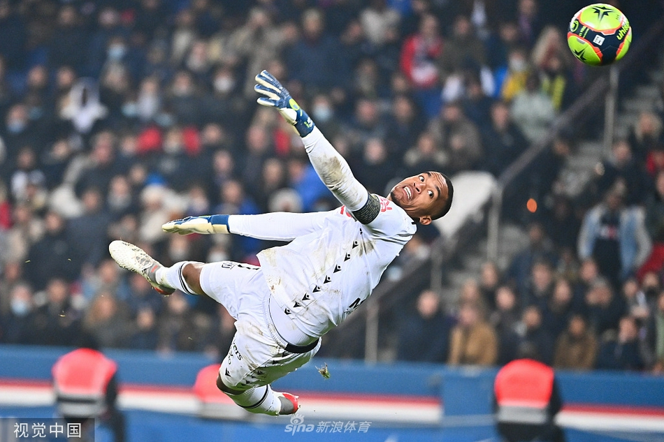 [法甲]巴黎圣日耳曼3-1南特 梅西破门