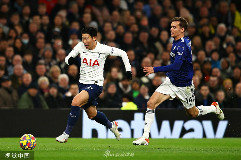 [英超]热刺2-1利兹联 雷吉隆破门