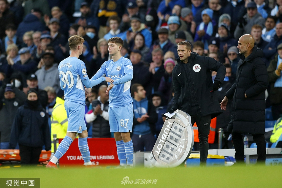 [英超]曼城3-0埃弗顿 斯特林破门