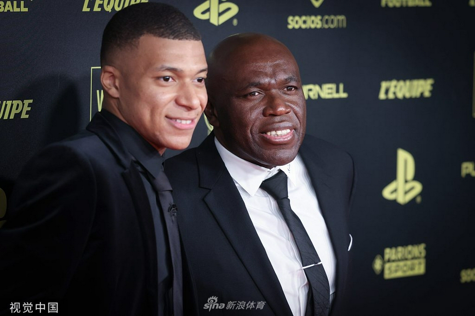 梅西荣膺2021年金球奖