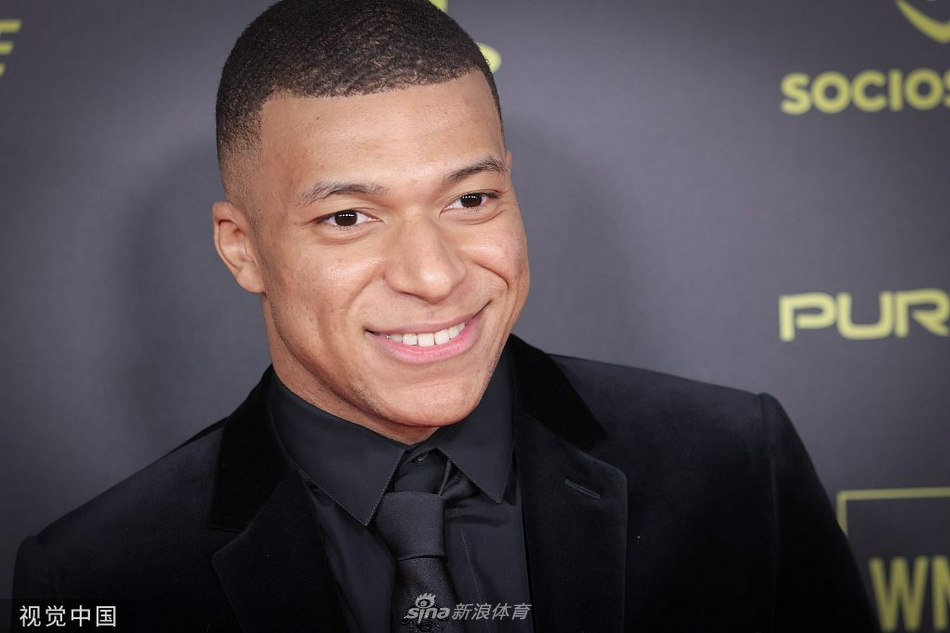 梅西荣膺2021年金球奖