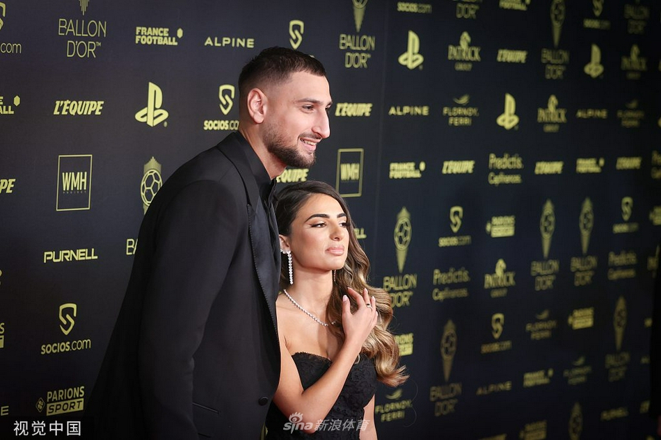 梅西荣膺2021年金球奖