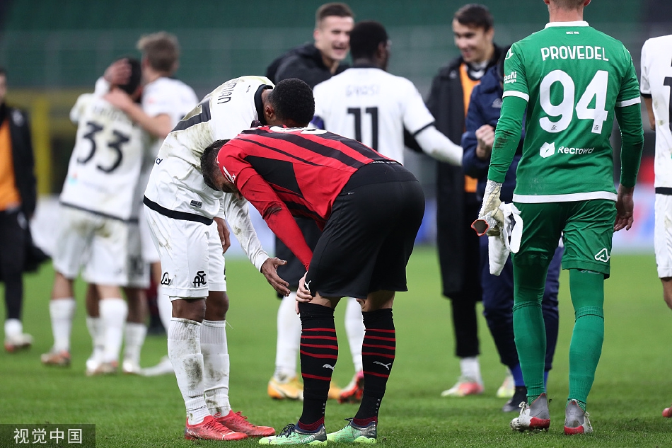 [意甲]AC米兰1-2斯佩齐亚 莱奥破门