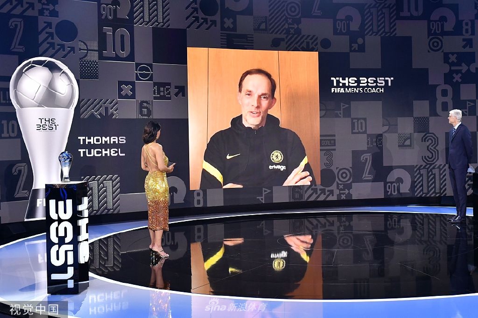 莱万蝉联世界足球先生 力压梅西+萨拉赫