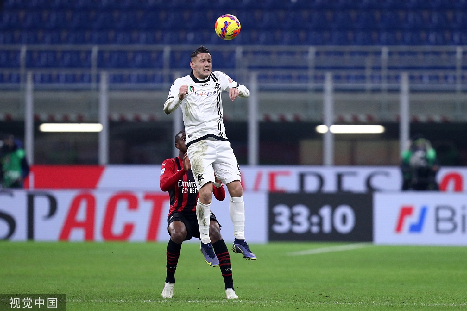 [意甲]AC米兰1-2斯佩齐亚 莱奥破门