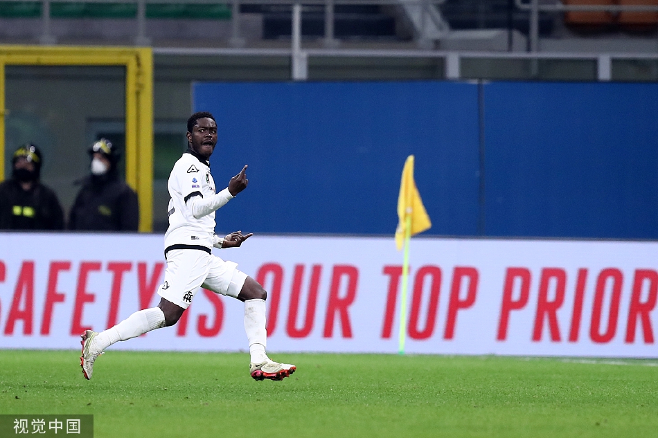 [意甲]AC米兰1-2斯佩齐亚 莱奥破门