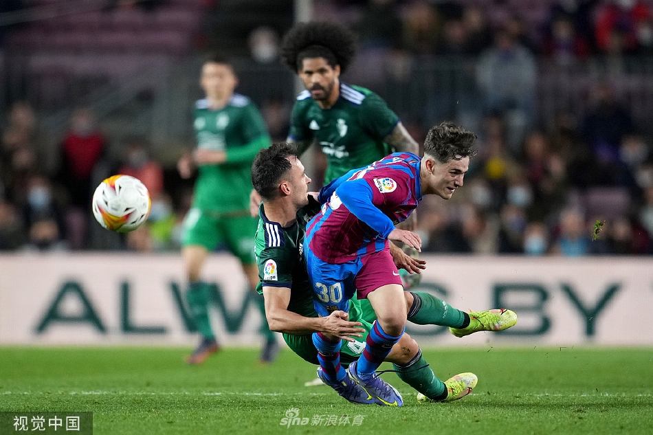 [西甲]巴萨4-0奥萨苏纳 托雷斯两球