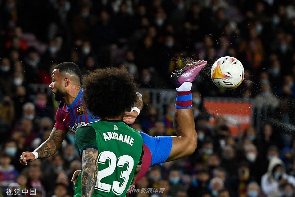[西甲]巴萨4-0奥萨苏纳 托雷斯两球