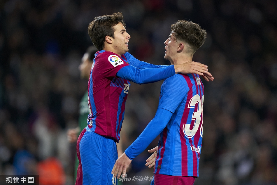 [西甲]巴萨4-0奥萨苏纳 托雷斯两球