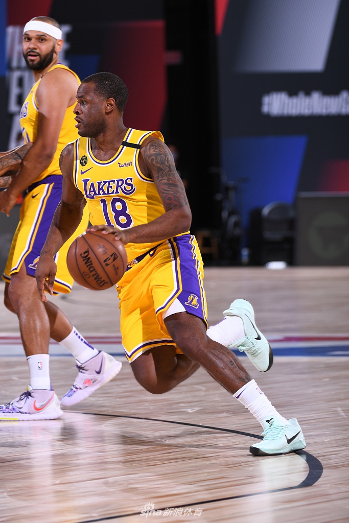 [NBA]湖人122-136国王 詹姆斯17分结束常规赛获助攻王