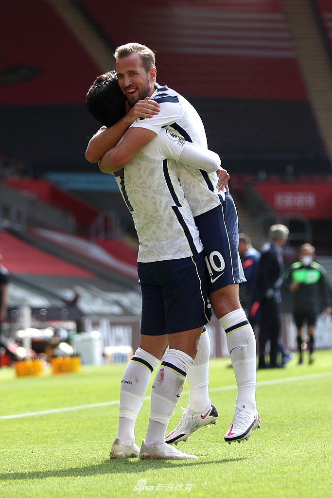 [英超]南安普顿2-5热刺 孙兴O大四喜