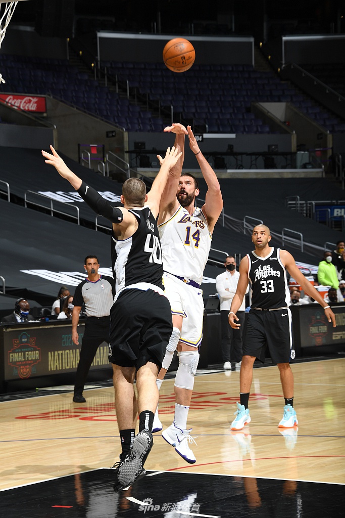 [NBA常规赛]湖人86-104快船