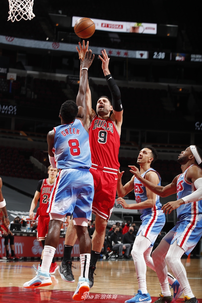 [NBA常规赛]篮网107-115公牛