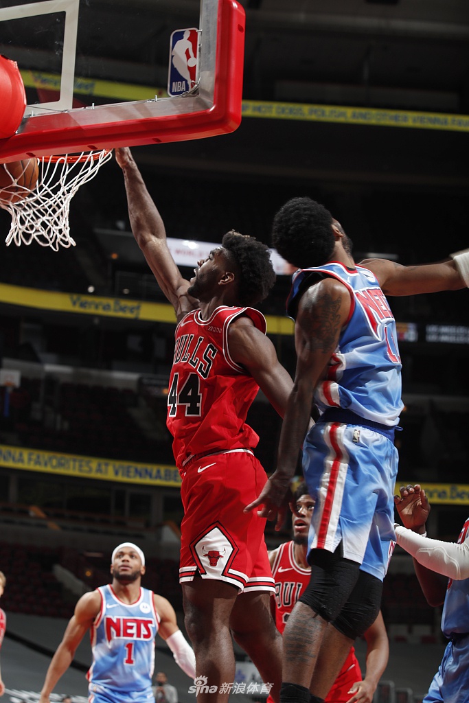 [NBA常规赛]篮网107-115公牛