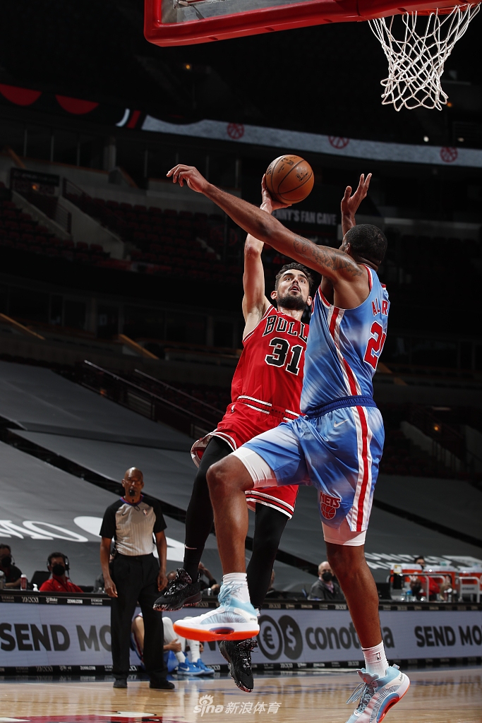 [NBA常规赛]篮网107-115公牛