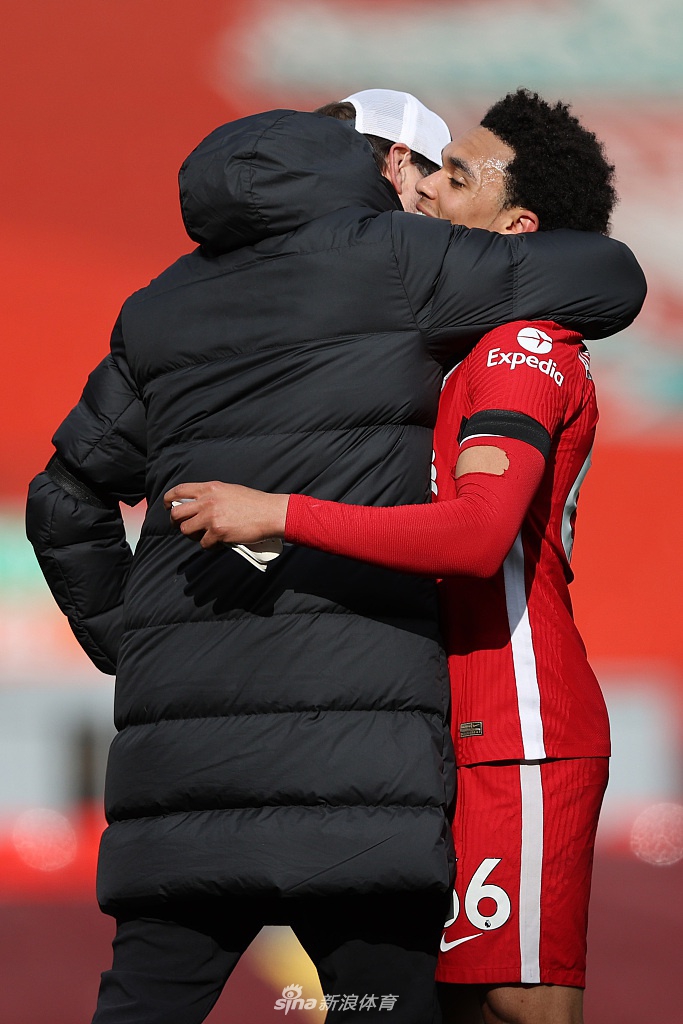 [英超]利物浦2-1维拉 阿诺德绝杀