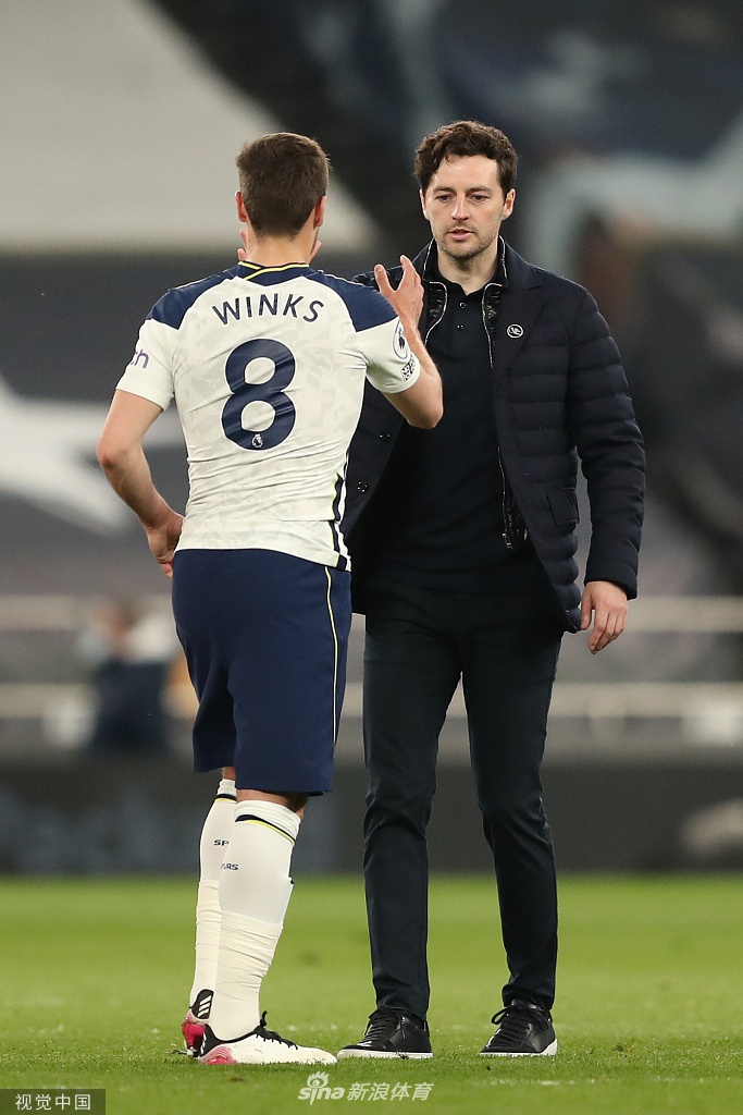 [英超]热刺4-0谢联 贝尔帽子戏法