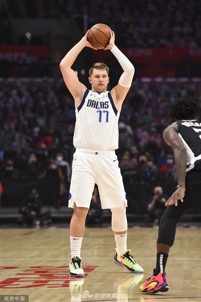 [NBA季后赛]独行侠113-103快船 东契奇三双