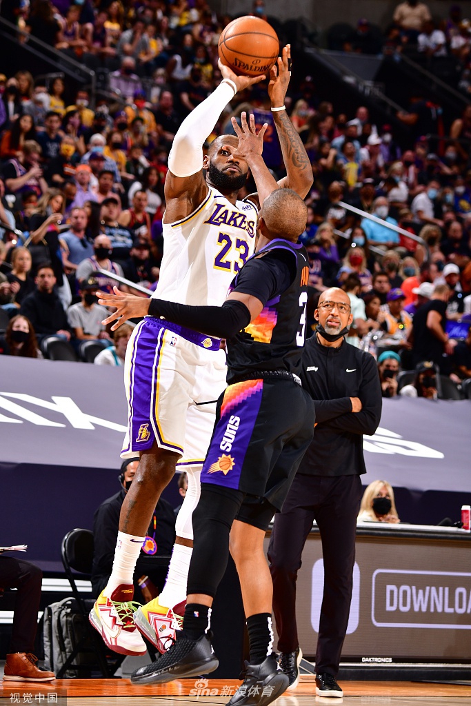 [NBA季后赛]湖人90-99太阳 詹姆斯两双难救主