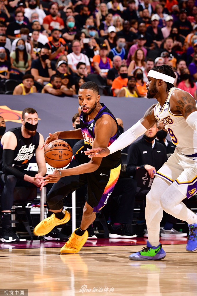 [NBA季后赛]湖人90-99太阳 詹姆斯两双难救主