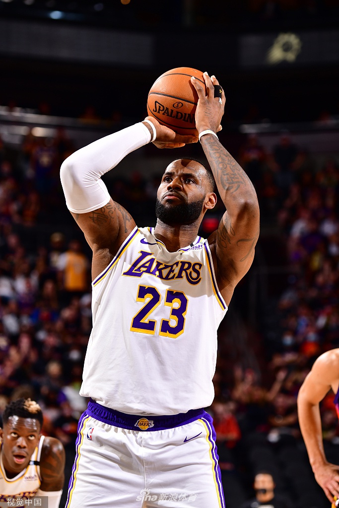 [NBA季后赛]湖人90-99太阳 詹姆斯两双难救主