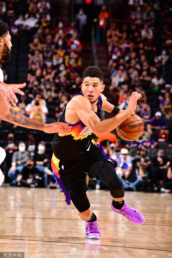 [NBA季后赛]湖人90-99太阳 詹姆斯两双难救主