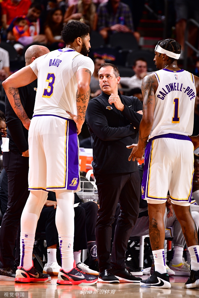 [NBA季后赛]湖人90-99太阳 詹姆斯两双难救主