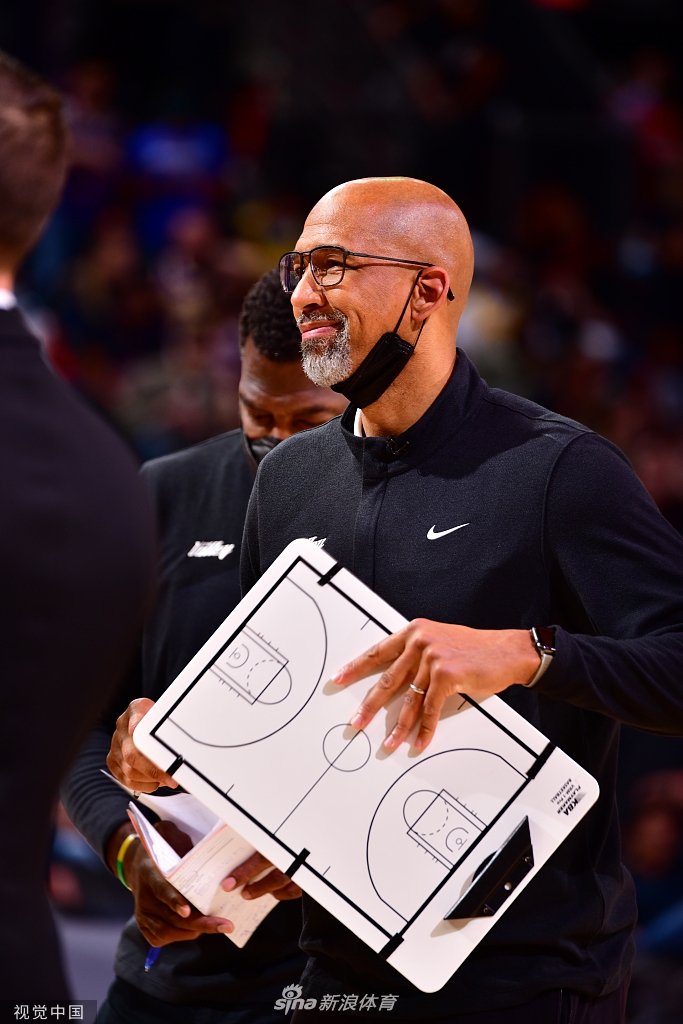 [NBA季后赛]湖人90-99太阳 詹姆斯两双难救主