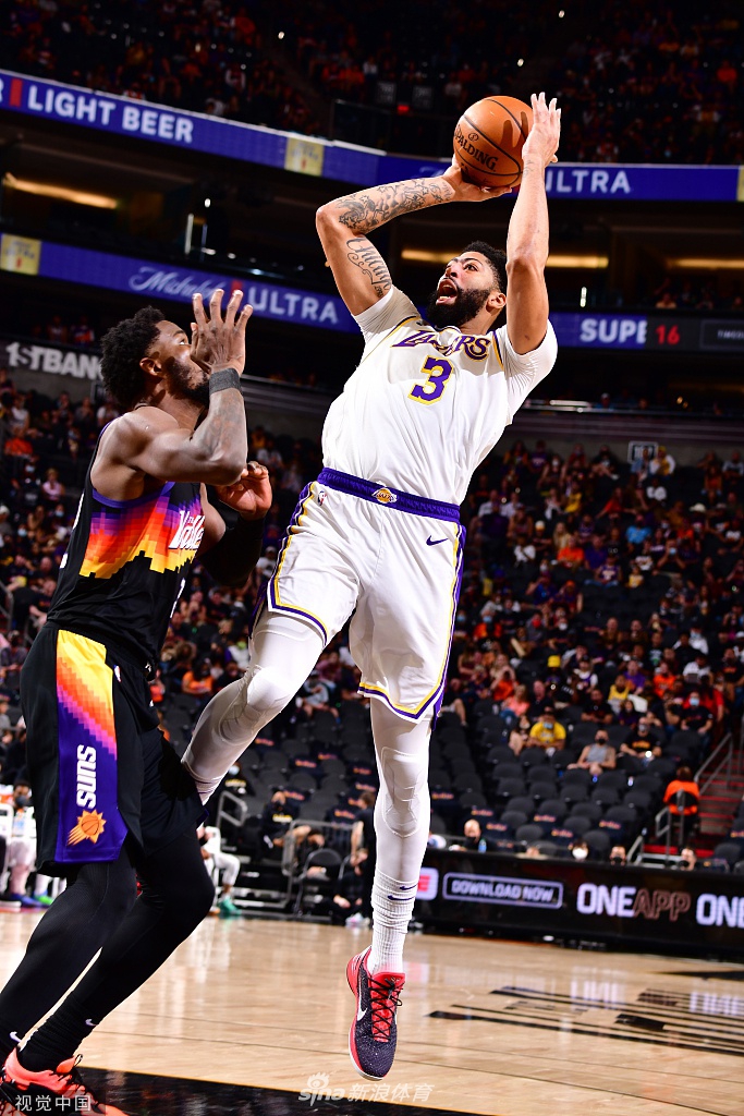 [NBA季后赛]湖人90-99太阳 詹姆斯两双难救主