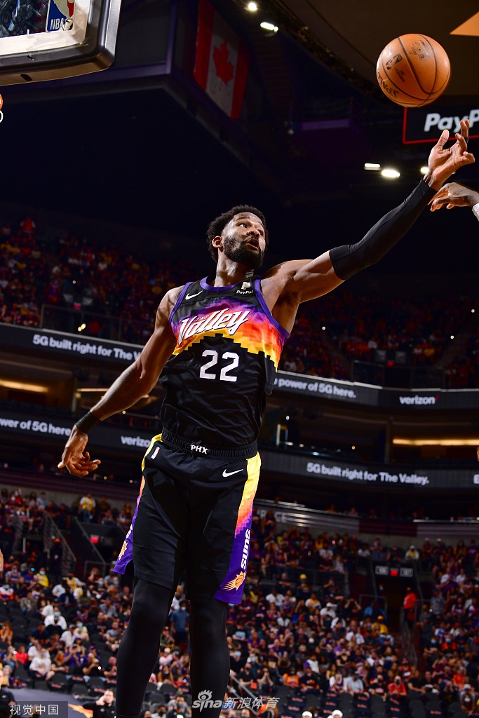 [NBA季后赛]湖人90-99太阳 詹姆斯两双难救主