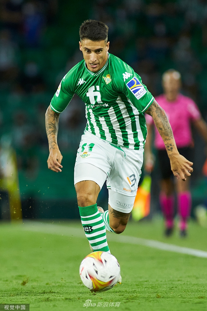 [西甲]贝蒂斯0-1皇马 本泽马助攻