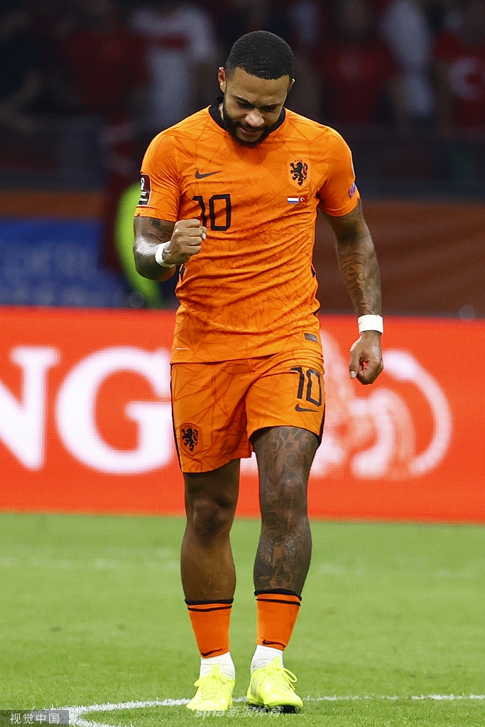 [世预赛]荷兰6-1土耳其 德佩帽子戏法