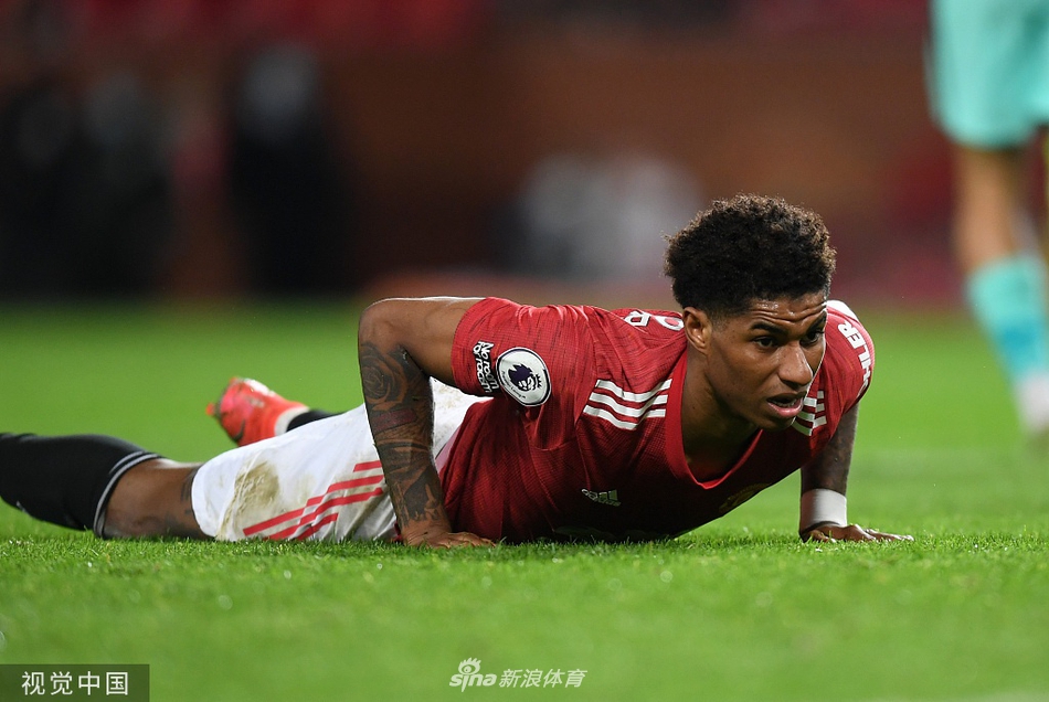 [英超]曼联2-4利物浦 菲尔米诺两球