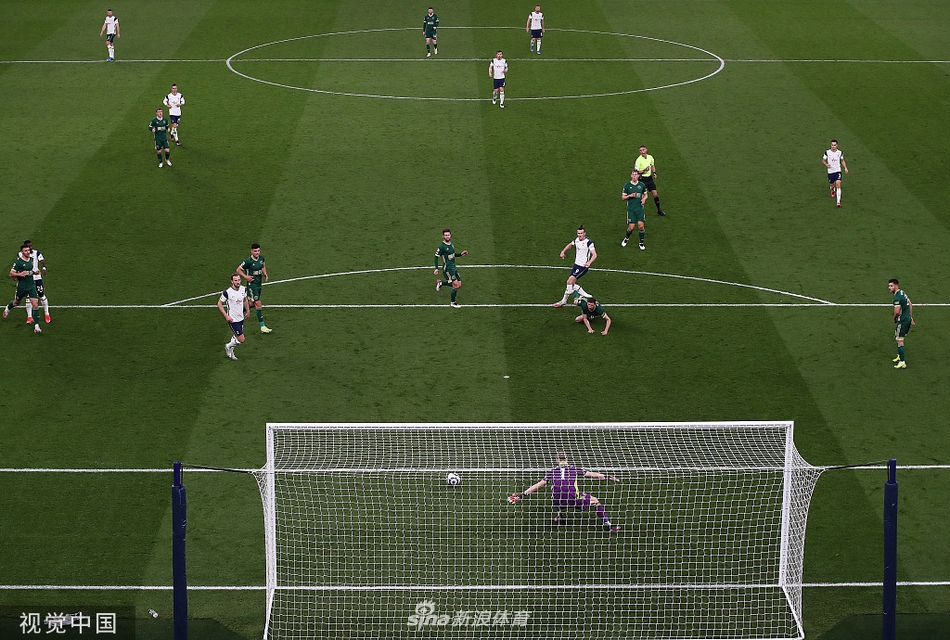 [英超]热刺4-0谢联 贝尔帽子戏法