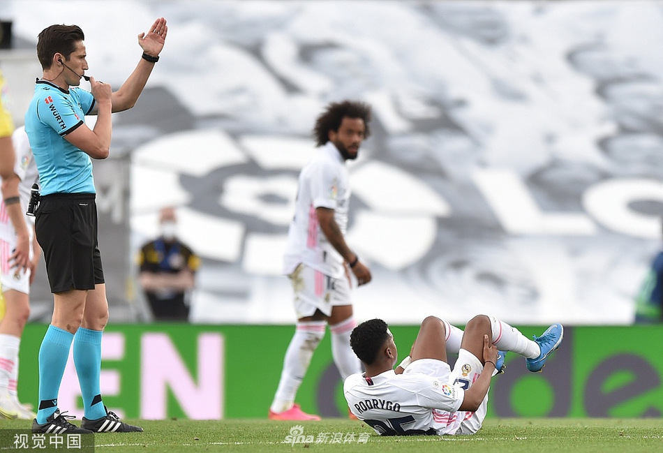 [西甲]皇马2-1比利亚雷亚尔 本泽马传射