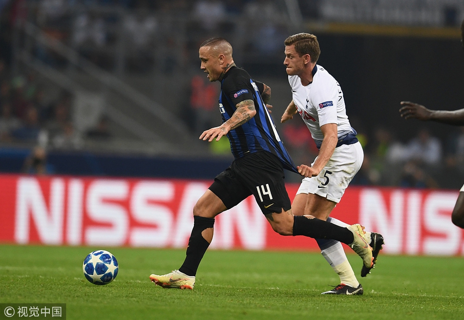 纳英戈兰带球推进