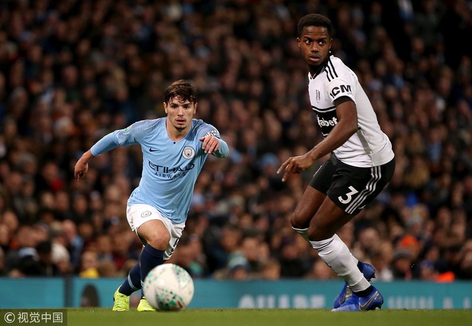 迪亚斯带球突破