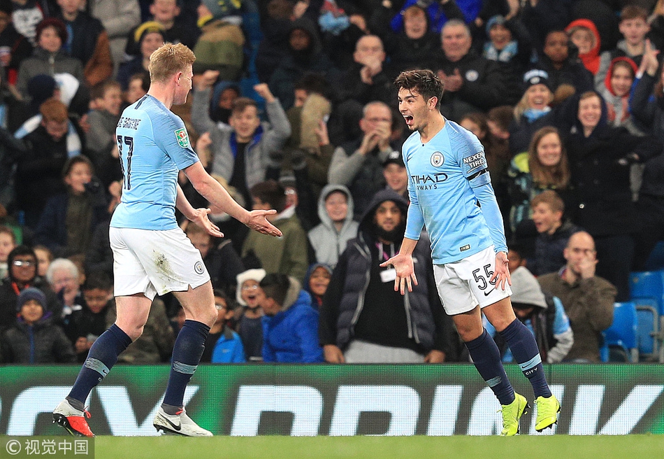 德布劳内祝贺迪亚斯