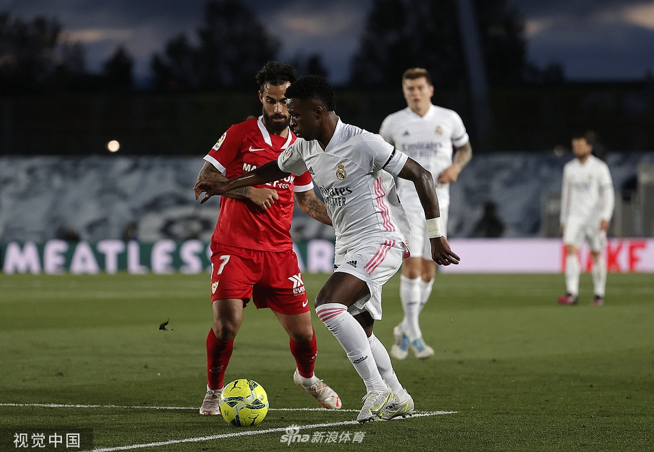 [西甲]皇马2-2塞维利亚 皇马压哨扳平