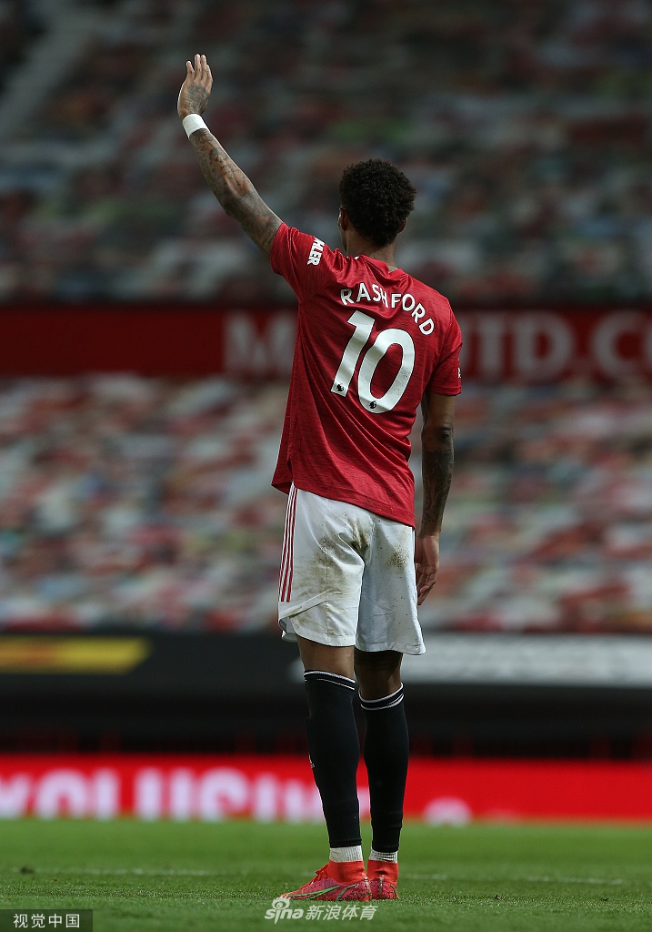 [英超]曼联2-4利物浦 菲尔米诺两球