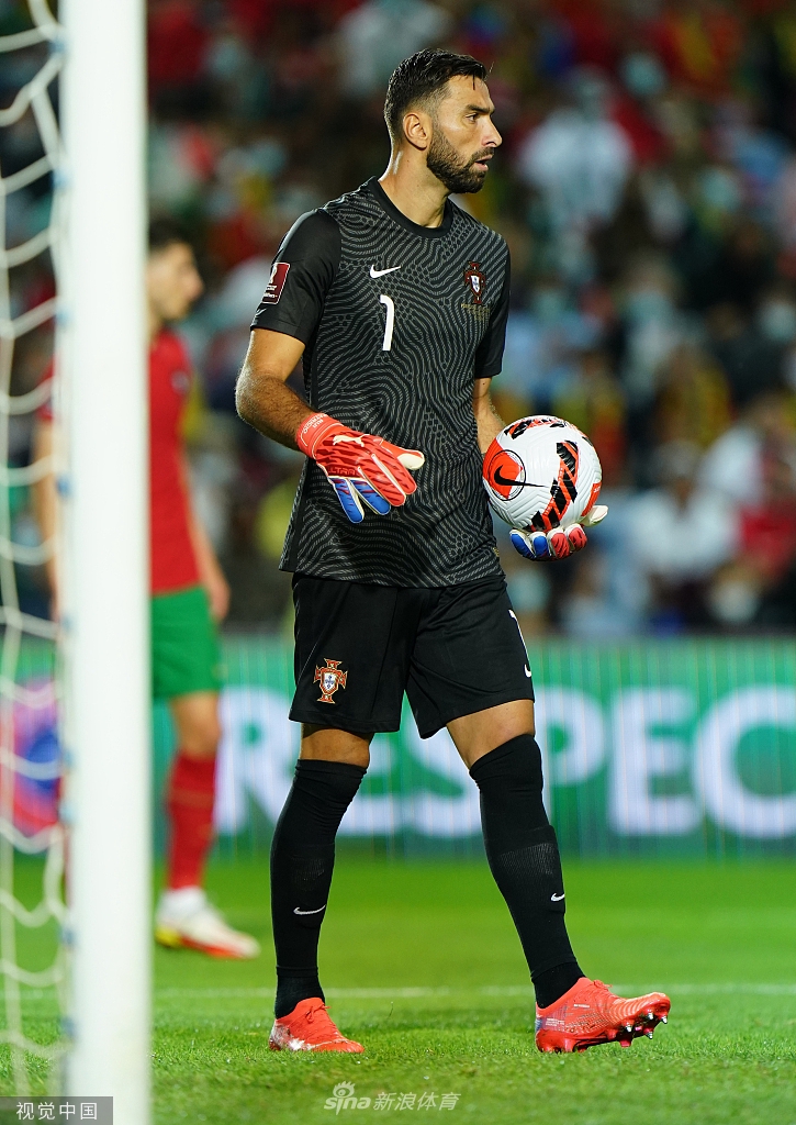 [世预赛]葡萄牙5-0卢森堡 C罗帽子戏法