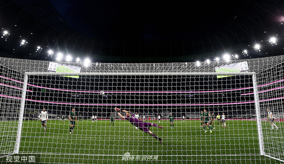 [英超]热刺4-0谢联 贝尔帽子戏法