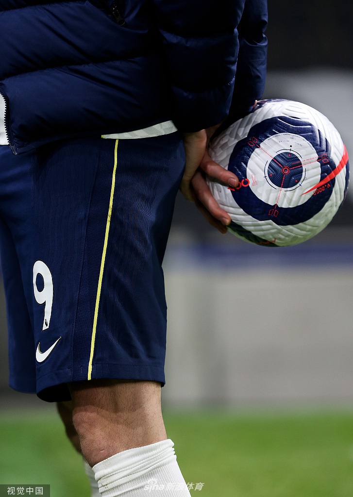 [英超]热刺4-0谢联 贝尔帽子戏法