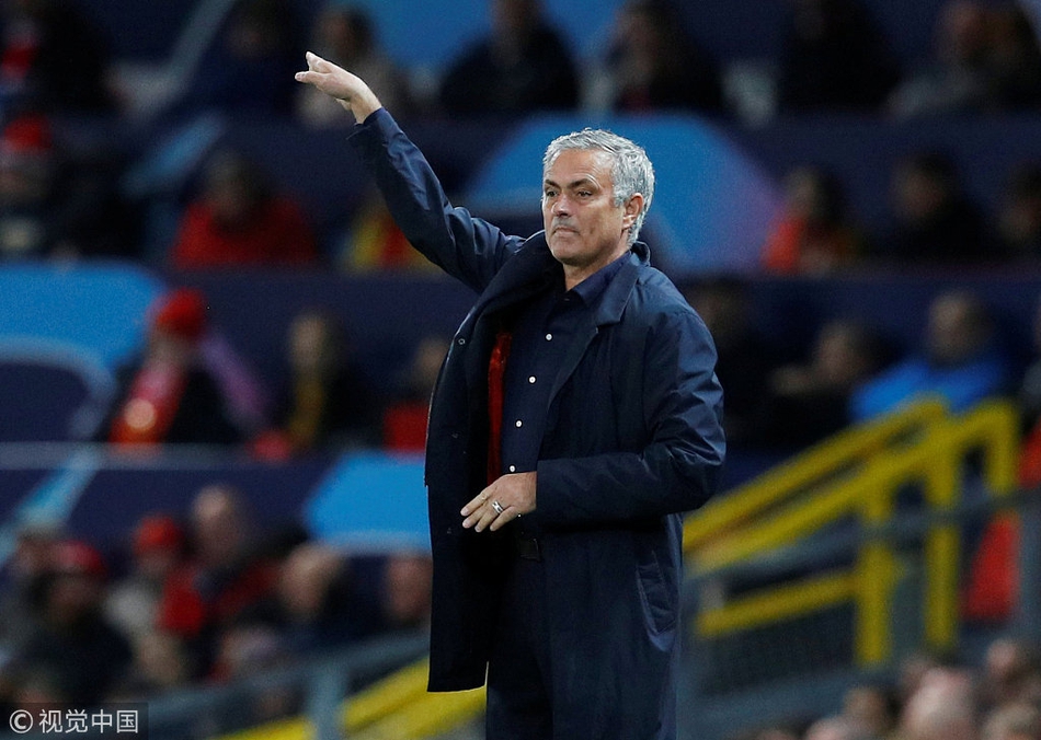 穆里尼奥指挥比赛