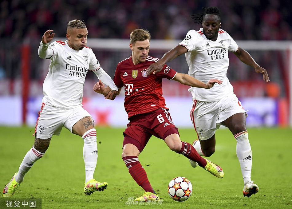 [欧冠]拜仁5-2本菲卡 莱万帽子戏法